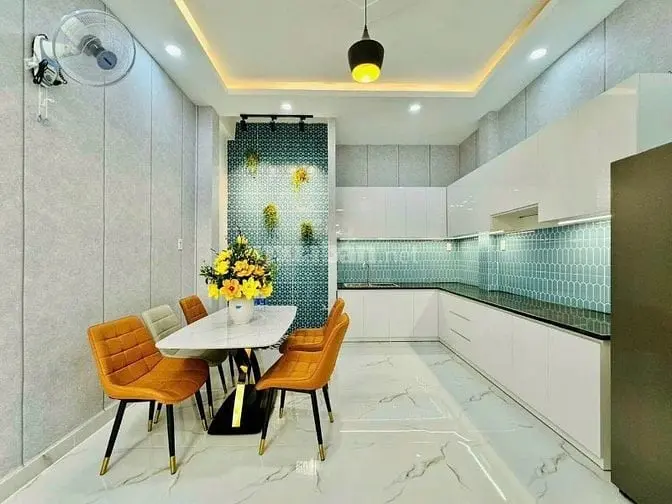 Cô Tư Cần Bán 42 Tại Đường Phạm Văn Hai, P5, Tân Bình. Sổ Hồng Riêng