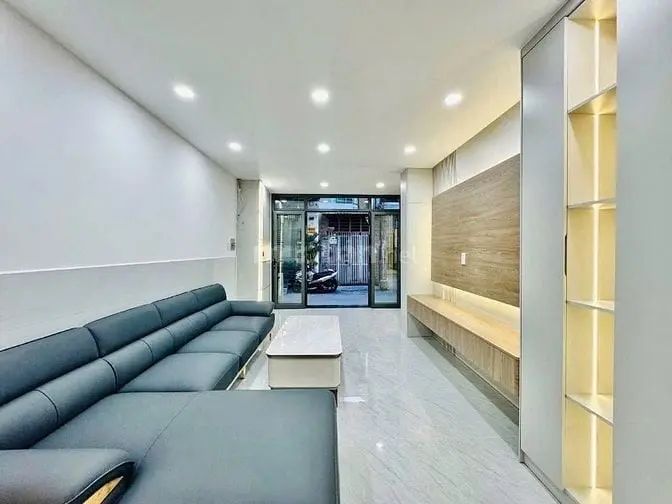 Bán Nhà Nguyễn Thái Sơn-Shr-Dt:43,5M Giá 5,99Tỷ Lh:0974945908 Sang