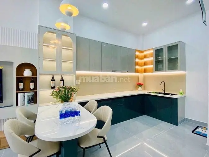 Bán Gấp Nhà 64M2 Đường Hoa Lan, P2, Phú Nhuận. Xây 4 Tầng,