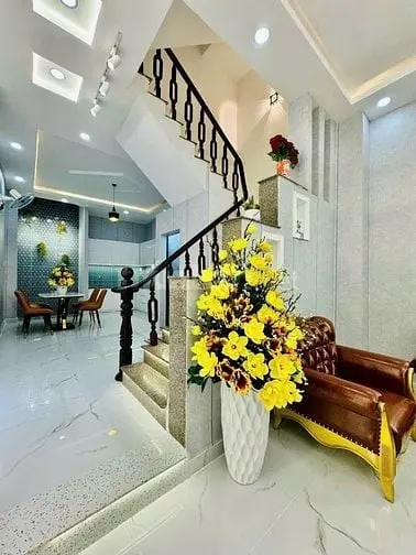 Cô Tư Cần Bán 42 Tại Đường Phạm Văn Hai, P5, Tân Bình. Sổ Hồng Riêng