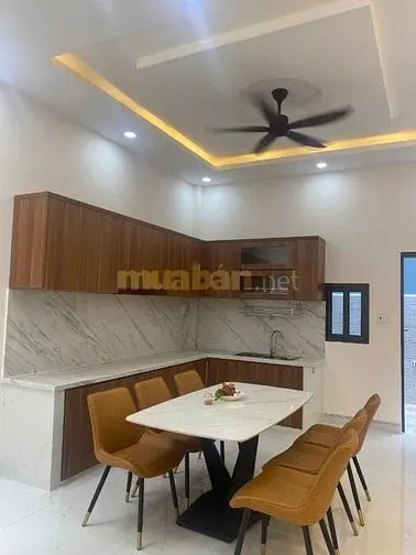 Chính Chủ Bán Nhà Phố 1 Triệt 1 Lầu, Tại Cần Đước, Long An