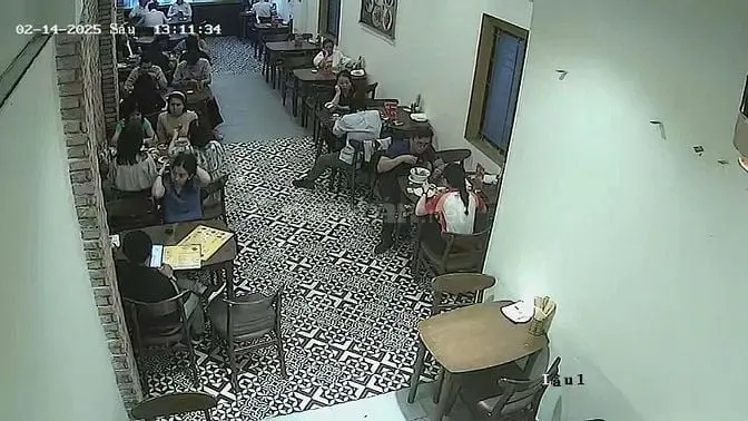 Sang Nhượng Quán Ăn Cao Cấp Mặt Tiền N.t.minh Khai - Quận 1