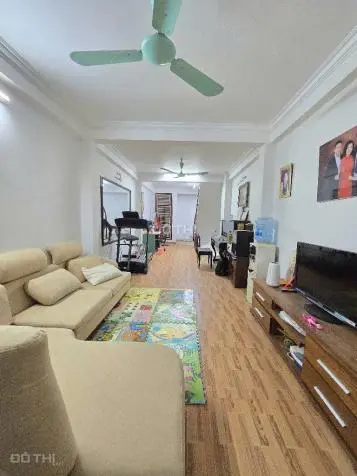 Bán Nhà Nguyễn Chí Thanh, Nhà Đẹp, Ô Tô Tránh, 50M2. 21.8 Tỷ.