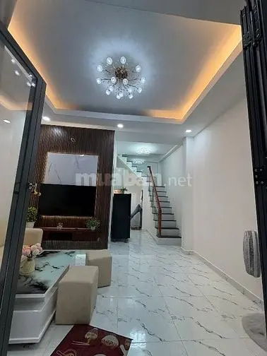 Xe Hơi Đỗ Cửa, Ngang Hiếm 8M, 200M2, Phạm Hữu Lầu Q7, Chỉ Nhích 9 Tỷ.