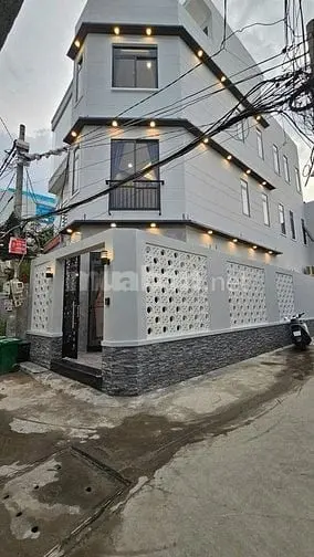 Bán Nhà Góc 2 Mặt Tiền Xây Mới Gần Đường Phạm Hữu Lầu Quận 7