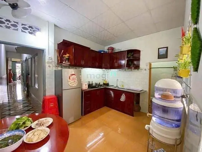 Cho Thuê Nhà Full Nội Thất, Sân Xe Hơi, 3Pn. Giá 7 Triệu