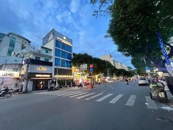 Toà Nhà Mặt Tiền Đuờng Nguyễn Cư Trinh, Quận 1, Ngay Khách Sạn Pullman