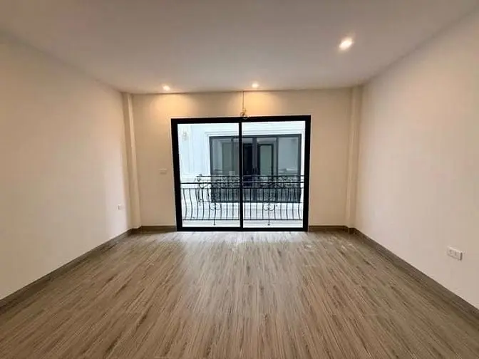 Nhà Cự Khối - 3 Phòng Ngủ - Mới Tinh - Vào Ở Luôn - 4 Tỷ Hơn