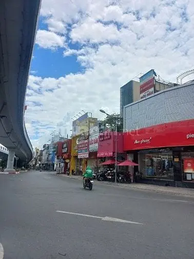 Bán Nhà Ngay Vòng Xoay Ngã Sáu Gò Vấp – 3 Tầng, Sân Thượng, Sàn 335M²