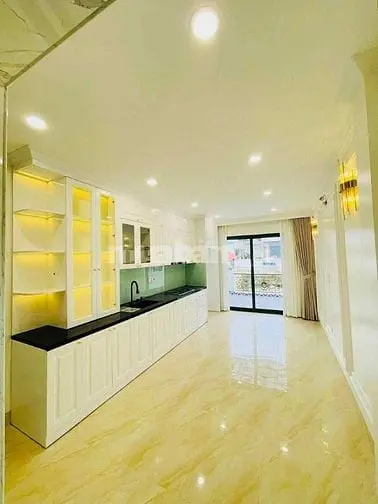 Hiếm_40M2_5 Tầng Thang Máy_Hơn 9 Tỷ_Mới Tinh_Phố Giáp Bát _Ngã Tư Vọng