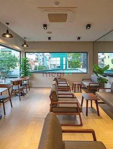 Quán Cafe Góc 2Mt * Nguyễn Văn Thủ, Q1. Dt: 20X5M, Kc: Trệt 2 Lầu.