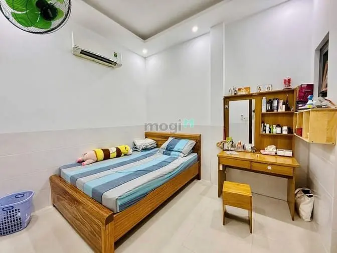 Nhà Sát Bên Chợ Và Trường Học, Đường Tô Ngọc Vân, Dt:4X15M, 1Lầu, 3Pn