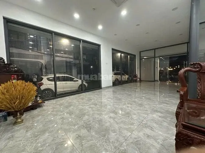 Cho Thuê Tòa Nhà Nguyên Căn Ngay Góc Hai Mặt Tiền Trần Quang Khải