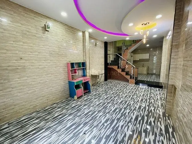 Ngã Tư Âu Cơ - Nhà 2 Tầng - Nở Hậu 6,5 - S: 60M2 - Giảm Sốc Còn 5.3T
