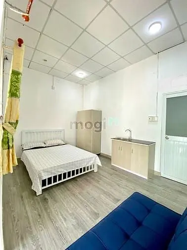 Phòng Mới, Giá Rẻ, Sẵn Nội Thất. Ngay Mặt Tiền Ng Thái Sơn, Sát Vincom