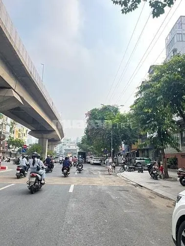 Bán Nhà 6T Thang Máy Mp Hoàng Cầu- Hào Nam 66M2 Mt4,5M Đường Hè 40M .
