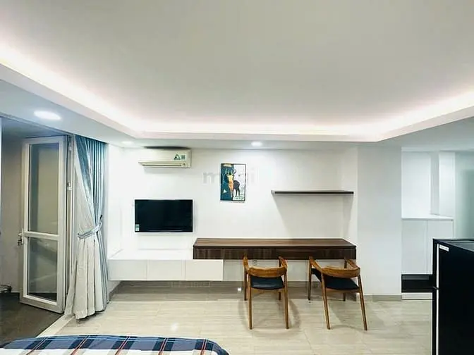Chốt Gấp – Phòng Đẹp Q1 – Ban Công Cực Lớn