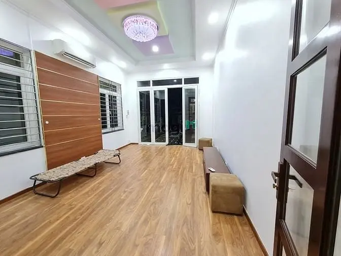 Bán Nhà Mặt Tiền Nguyễn Đình Thi Gia Hoà Quận 9 Dt 180M2 Giá 26 Tỷ Ạ
