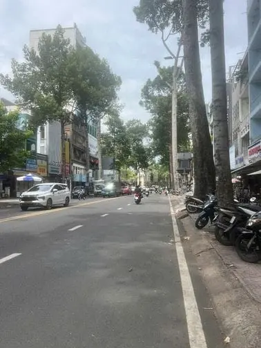 Phố Nội Thất Ngô Gia Tự P.9 Quận 10, 6 Lầu Chỉ 23.5 Ty
