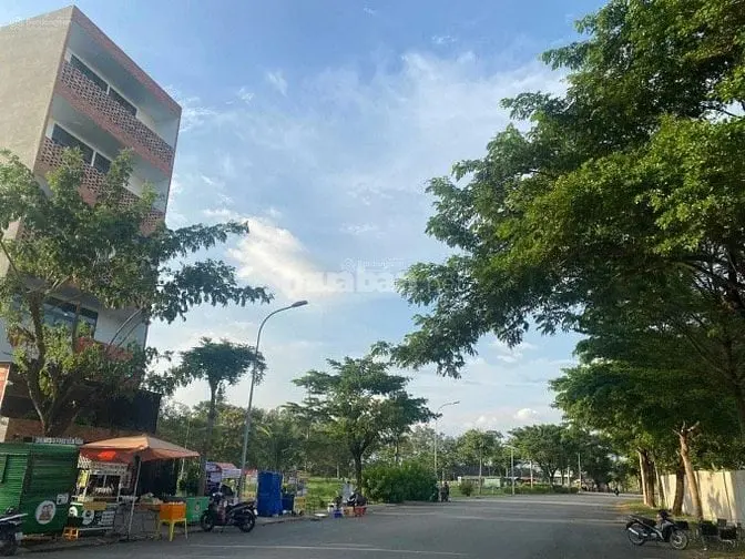 Bán Nền Đất 100M2 Đối Diện Công Viên Giá Chỉ 5 Tỷ