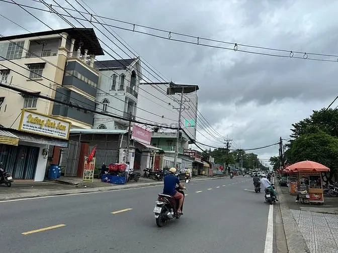 Bán Nhà 157M2 Ngang 5M Mặt Tiền Đường Hoàng Hữu Nam. P. Tân Phú.
