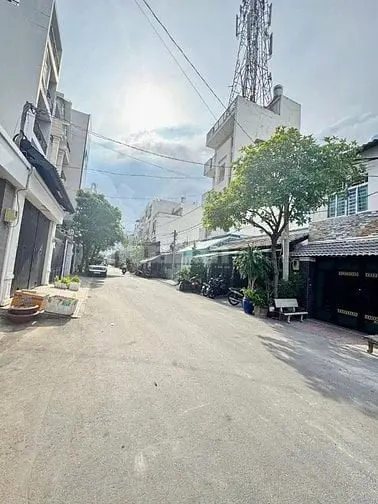 Bán Nhà Đẹp Mặt Tiền Đường Số Lâm Văn Bền Quận 7