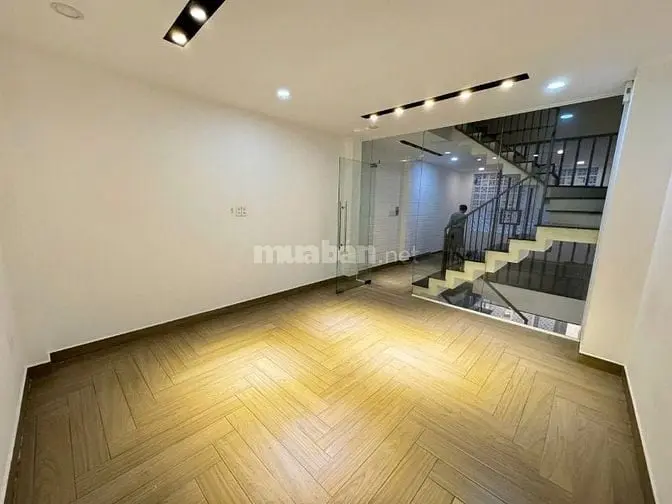 Cho Thuê Nhà Mặt Tiền Huỳnh Văn Bánh, Phường 11, Quận Phú Nhuận
