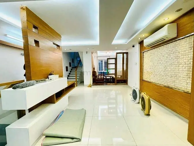 Cho Thuê Nhà Mới Đẹp 666B Đường 3/2, Phường 10, Quận 10.