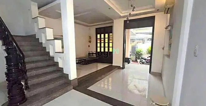 Nguyên Căn Nhánh Xuân Thủy (8X19M) 3 Tầng-Dễ Kinh Doanh. Giá: 63Tr/Th