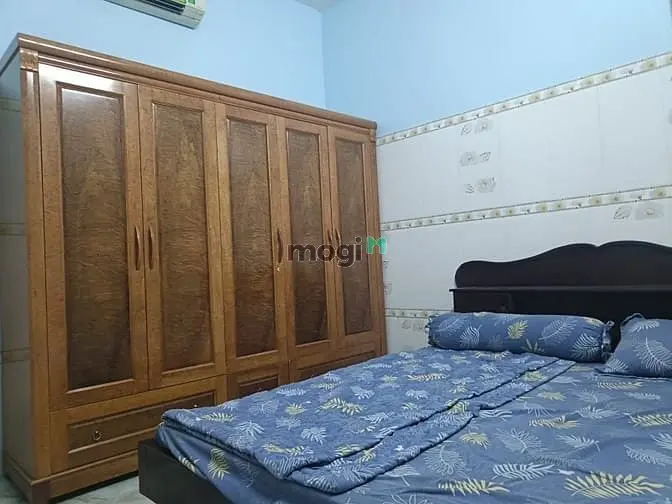 Nhà 2 Tầng Btct - Xây Tường 20Cm - Cách Đại Học Tài Chính Marketing