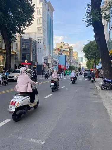Cho Thuê Nhà Mặt Tiền Kinh Doanh Võ Văn Tần, P5, Quận 3