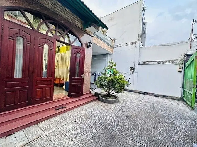 Bao Đầu Tư - Nhà 2 Tầng -185M2 - Đường Số 10 - Linh Xuân - Thủ Đức.