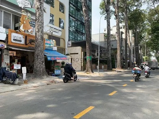 🔥 Cho Thuê Nhà Góc 2 Mặt Tiền Đường Sương Nguyệt Ánh P.bt Q.1🔥