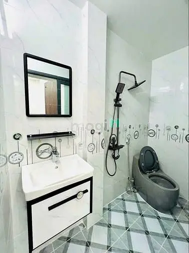 Siêu Phẩm Hiếm - Nhà Đẹp Ngay Ngã Ba Lã Xuân Oai