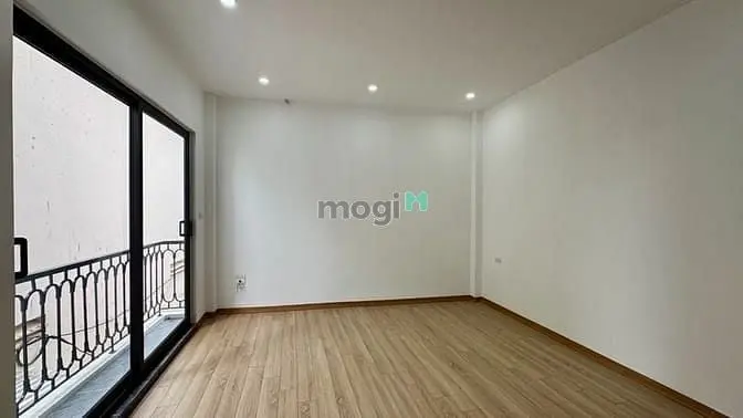 Bán Nhà Phố Đức Giang 32M2- 5 Tầng- 3 Phòng Ngủ- 5.75 Tỷ, Ô Tô Đỗ Cửa
