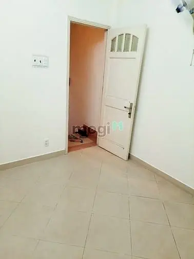 Cho Thuê Phòng Q3.Rộng Rãi.nội Thất Đầy Đủ.cửa Sổ Ban Công.3Tr4