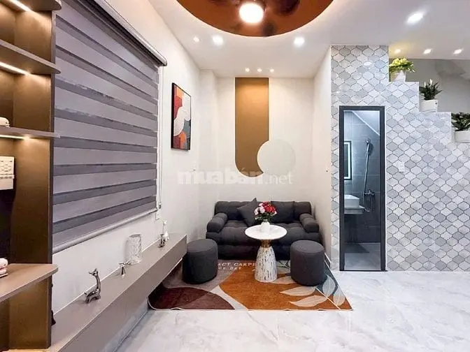 Mt Hẻm - Thoáng - Nhà Đẹp - Vị Trí Tốt .