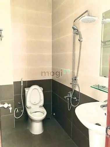 Phòng Mới, Đẹp, Có Nội Thất Ban Công. Gần Ngã 4 Hàng Xanh. Đbl