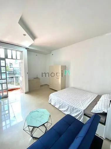 Phòng Mới, Ban Công, Sẵn Nội Thất. Sát Mặt Tiền Phạm Văn Đồng
