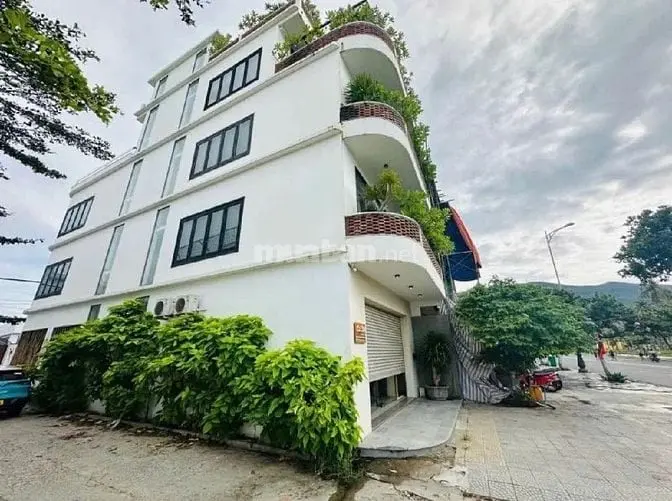 Siêu Phẩm 5 Tầng Lô Góc 3 Mặt Tiền Hoàng Sa