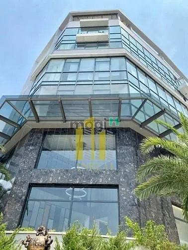 Cho Thuê Toà Văn Phòng Hiện Đại- Căn Góc Bát Nàn 2600M2- Giá 450 Triệu