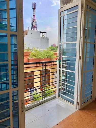 Phòng Mới, Đẹp, Có Nội Thất Ban Công. Gần Ngã 4 Hàng Xanh. Đbl