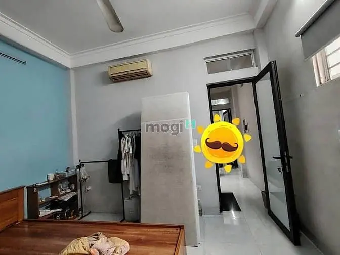 Nhà Ô Cách 45M2- 3 Tầng- 3 Phòng Ngủ- 5.9 Tỷ , Gần Bệnh Viện Đức Giang