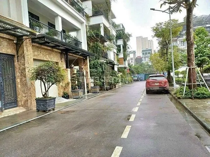 Bán Nhà Liền Kề 112M Xây 5 Tầng Hoàn Thiện Đẹp Dự Án Romatic Tây Hồ