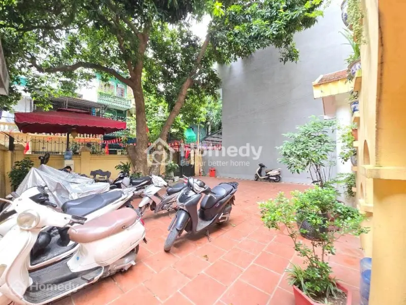 Bán Nhà 4 Tầng - Diện Tích 305M2 - Phố Trương Định - Hoàng Mai - 3 Oto Tránh
