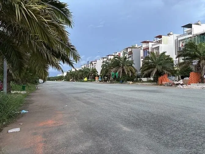 Bán Nhà 4 Tầng Mặt Tiền Đường 40M – Kdc The Star Village – Nhà Bè