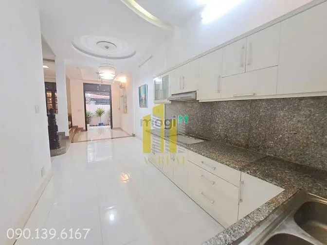 Nhà Mặt Tiền Khu Thảo Điền Thuận Tiện Kinh Doanh Ngang 8M - Giá 2500$
