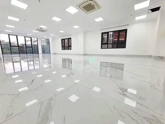 Toàn Nhà Văn Phòng Hoàng Quốc Việt - Cầu Giấy