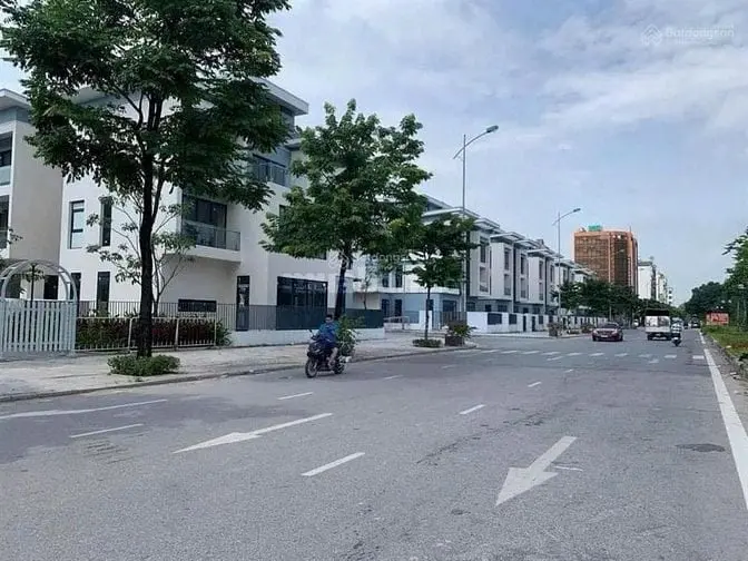 Bán Gấp Đất Mặt Phố Nguyễn Xiển, 2 Thoáng, 145M2, Mt 15M, Chỉ 43 Tỷ