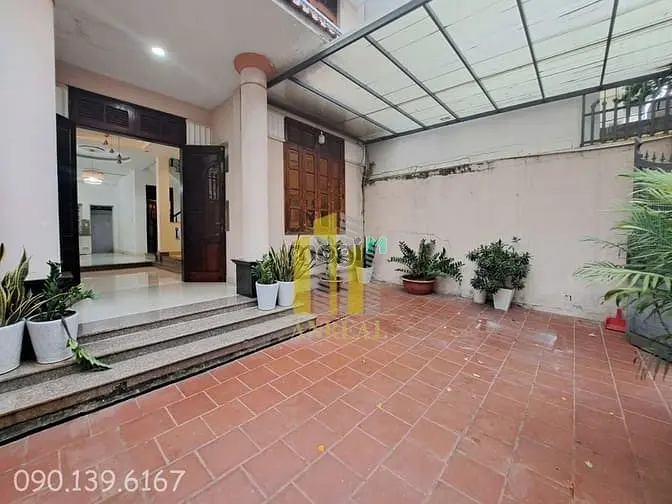 Nhà Mặt Tiền Khu Thảo Điền Thuận Tiện Kinh Doanh Ngang 8M - Giá 2500$